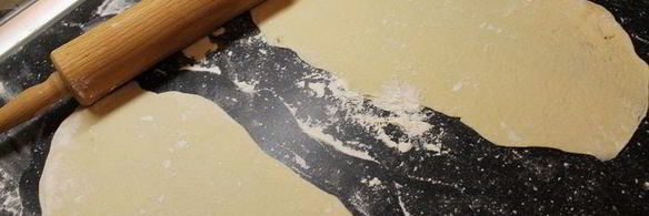 слойки с ветчиной и моцареллой