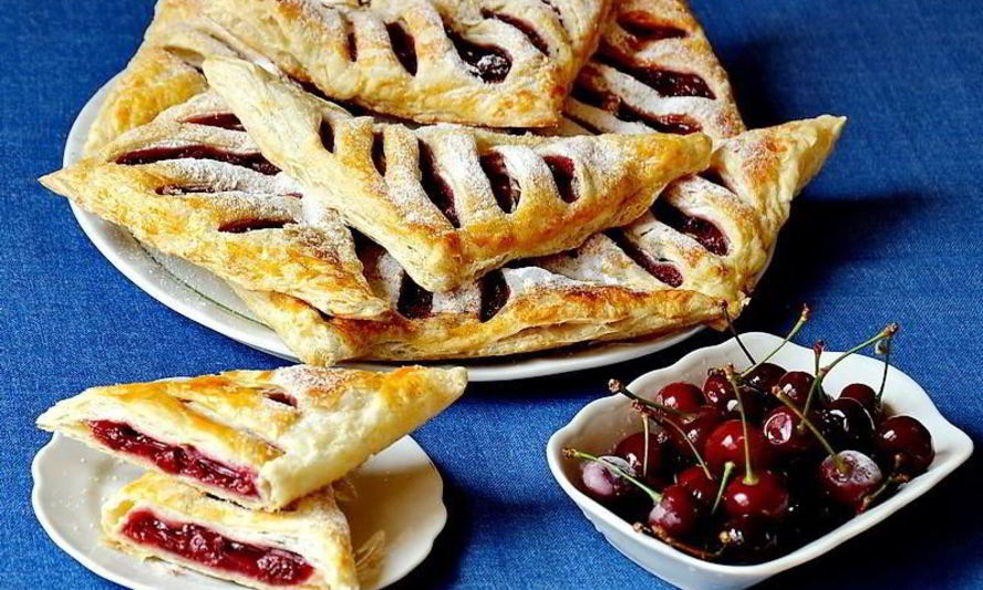 Рецепт слоек с вишней