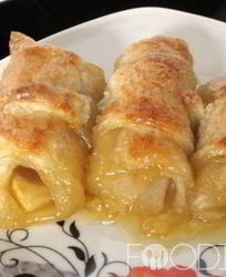 Слойки с яблоками