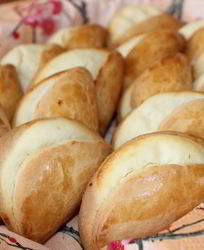 Домашние сочни с творогом к чаю