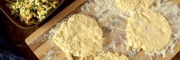 несладкие сырники с начинкой из яйца и зеленого лука