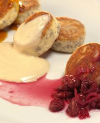 Соусы к домашним сырникам