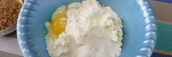 сырники с карамельным фруктовым соусом