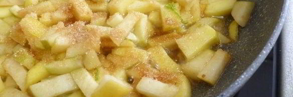 сырники с карамельным фруктовым соусом