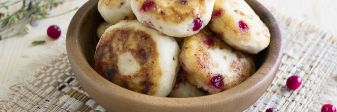 Сырники с клюквой