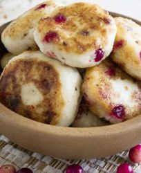 Сырники с клюквой