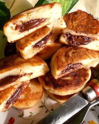 Сырники с шоколадным вулканчиком — праздничный завтрак