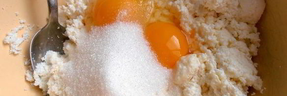 сырники с шоколадным вулканчиком — праздничный завтрак