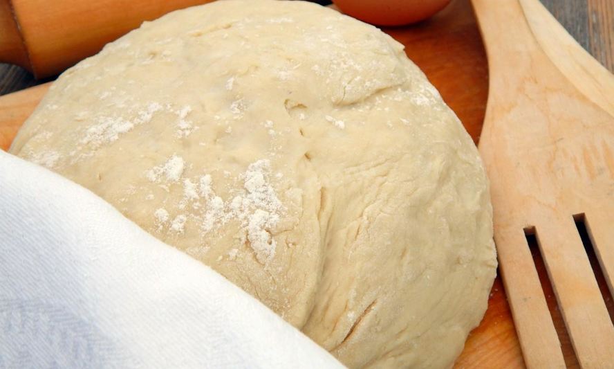 Рецепт сдобного дрожжевого теста для булочек