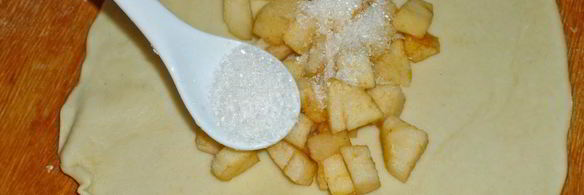 слоеное дрожжевое тесто с яблоками