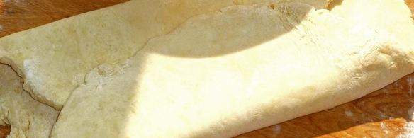 слоеное дрожжевое тесто с яблоками