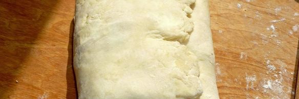 слоеное дрожжевое тесто с яблоками