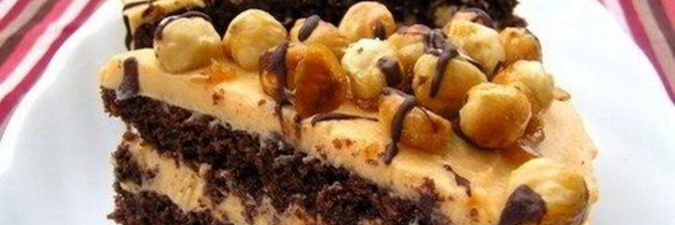 Бисквитный шоколадный торт с карамельным кремом