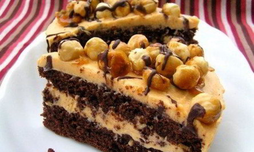 Рецепт бисквитного шоколадного торта с карамельным кремом