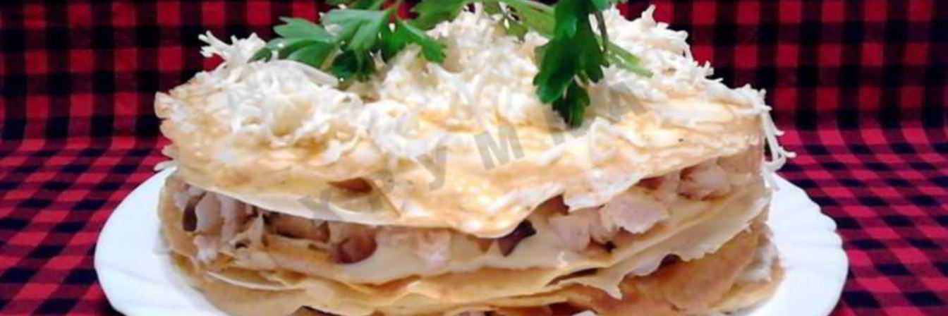Блинный торт с грибами и курицей