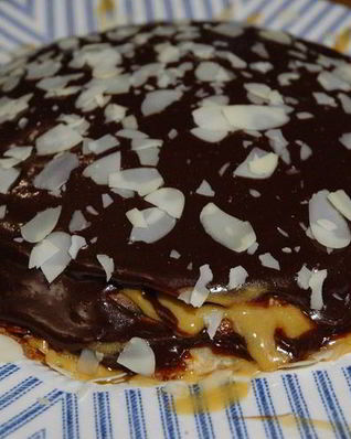 Блинный торт с карамельной глазурью