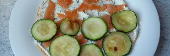блинный торт с семгой, цукини и сливочным сыром