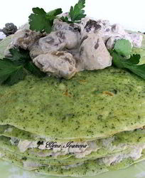 Блинный тортик с грибным соусом