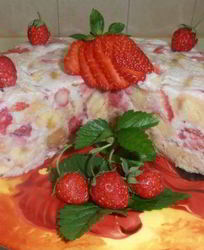 Клубнично-банановый торт