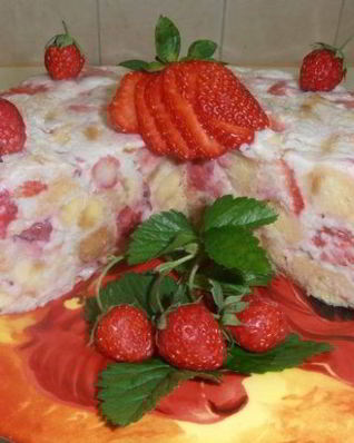 Клубнично-банановый торт