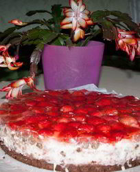 Клубничный тортик без выпечки