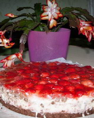 Клубничный тортик без выпечки