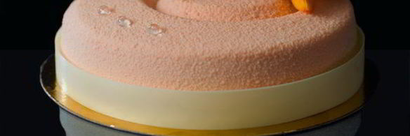 муссовый торт персик-клубника-карамель