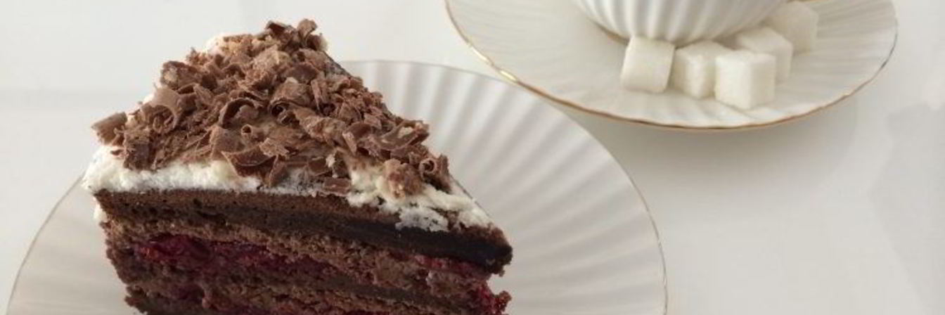 Шоколадный бисквитный торт