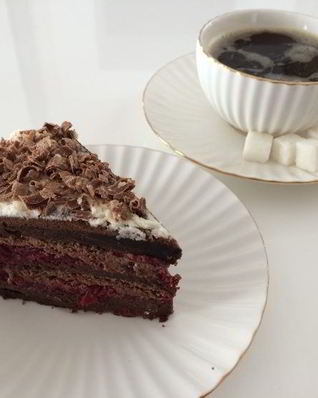 Шоколадный бисквитный торт