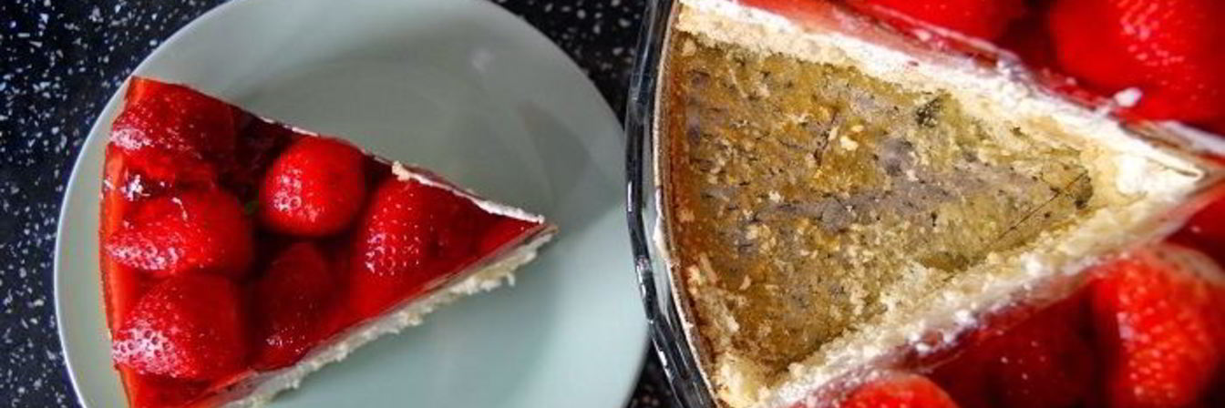 Сметанный торт с клубникой