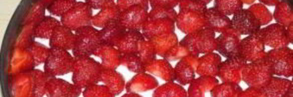 сметанный торт с клубникой