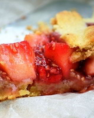 Торт Линцер с малиной и яблоками