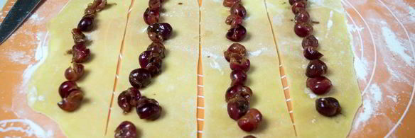 торт медовые соты с вишней