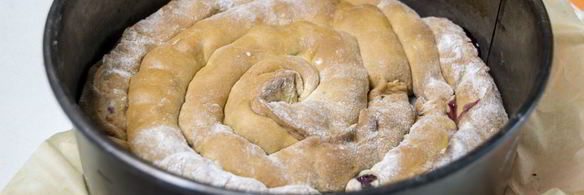 торт медовые соты с вишней