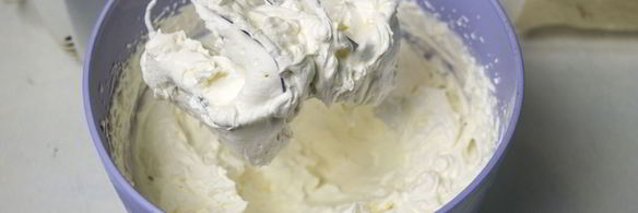 торт медовые соты с вишней