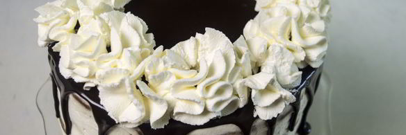 торт медовые соты с вишней