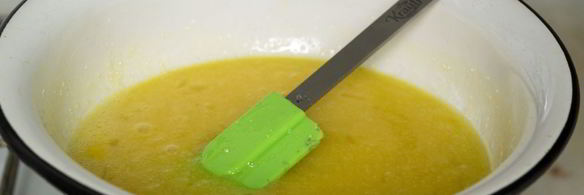 торт медовые соты с вишней