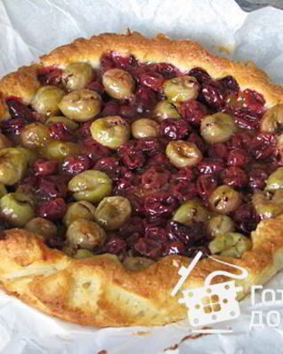 Торт с крыжовником и миндальными сухарями