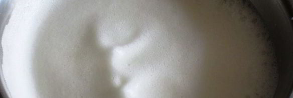 торт с творожным муссом и киви