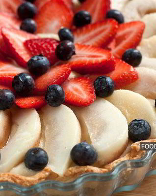 Торт с заварным кремом и фруктами