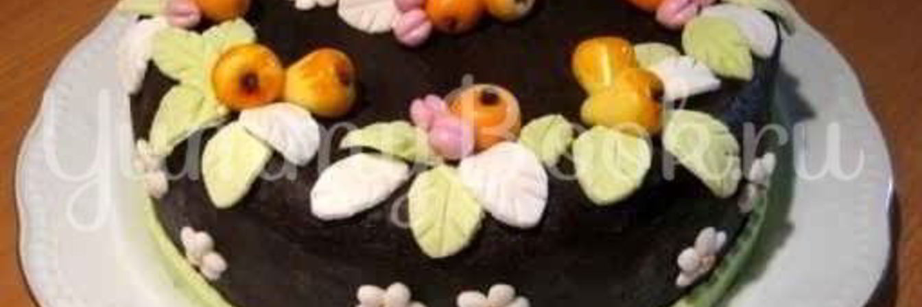 Торт шоколадный с конфетами