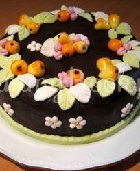 Торт шоколадный с конфетами