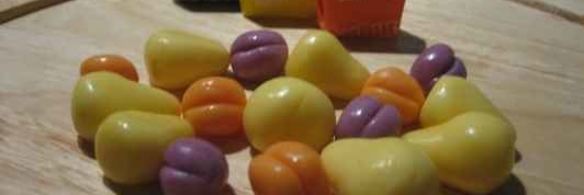 торт шоколадный с конфетами