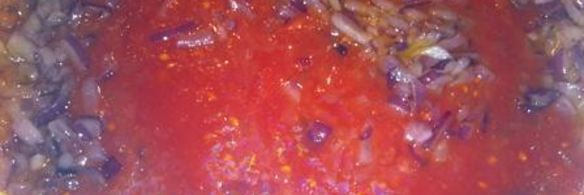 тортеллини с соусом из помидор