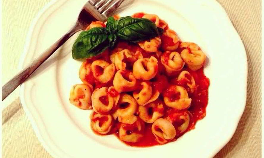 Рецепт тортеллиней в томатном соусе