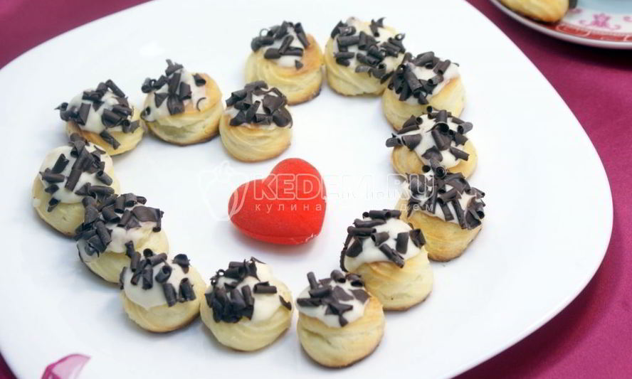 Рецепт профитролей с кремом поцелуй