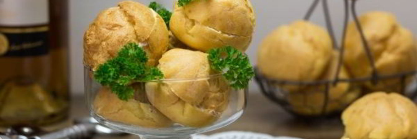 Профитроли с семгой и сливочным сыром