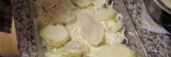 картофельная запеканка с двумя видами сыра