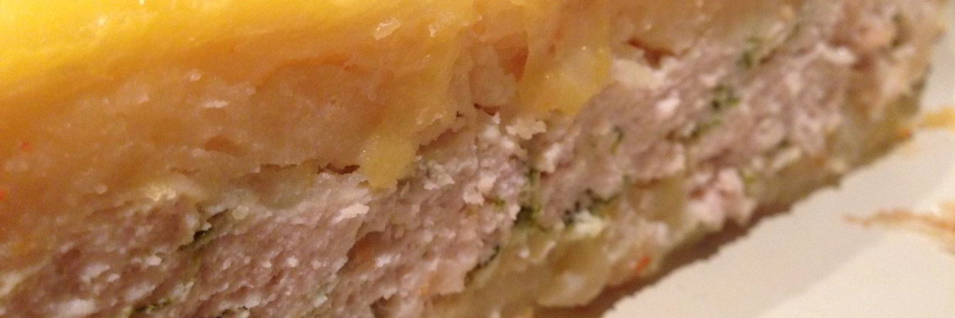 Картофельная запеканка с начинкой из куриного филе и шпината