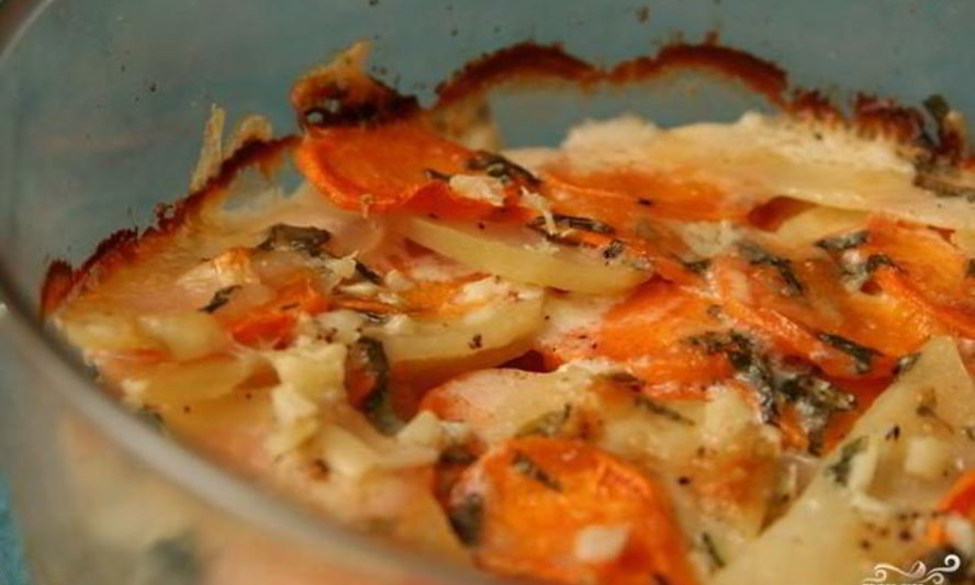 Рецепт картофельной запеканки с сырным соусом